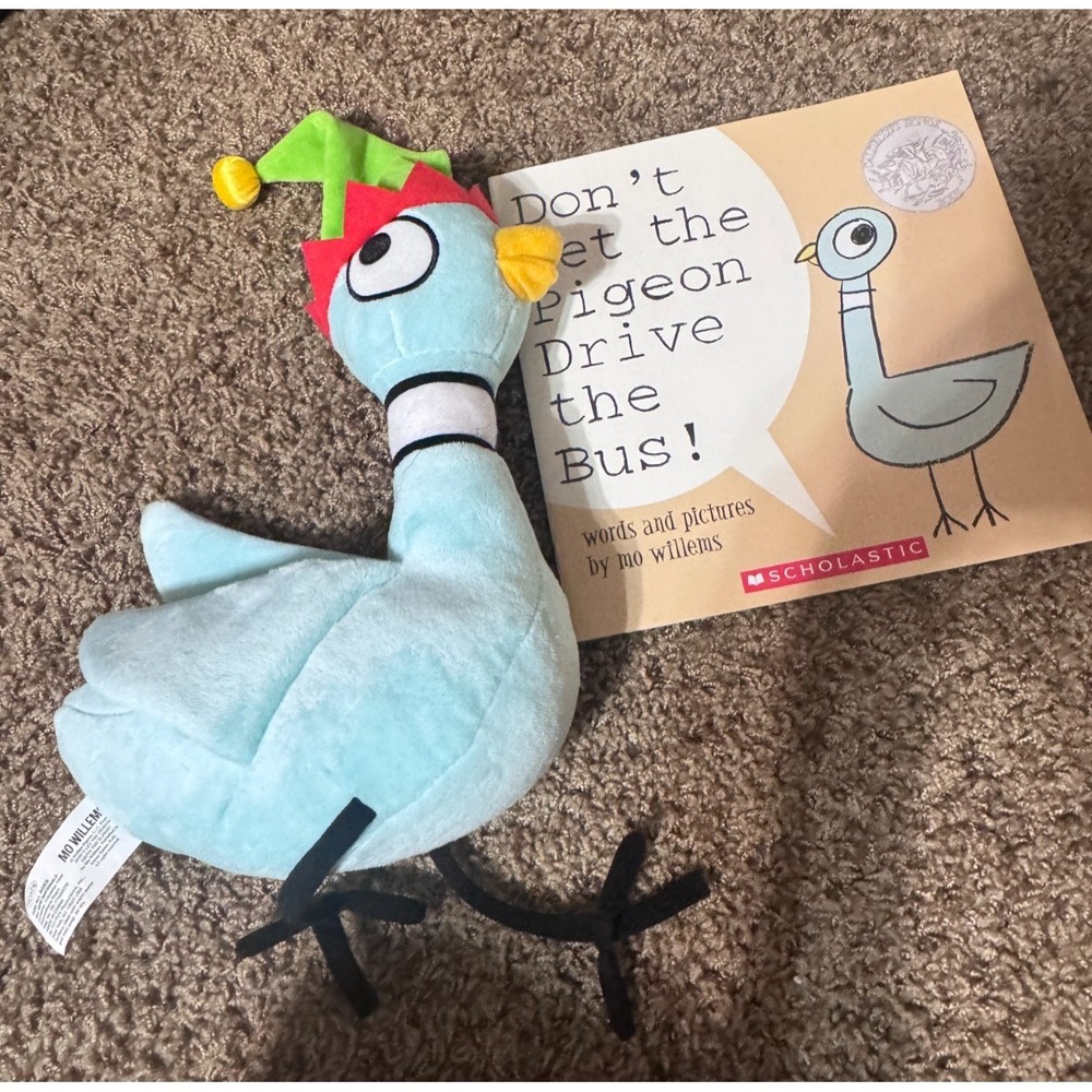 Mo Willems Don't Let the Pigeon Drive Sleigh Plush Kohl's Cares Holiday & book